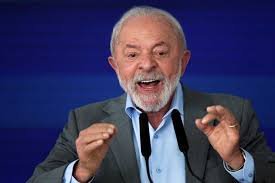 Sem público espontâneo, Lula recorre a militância e funcionalismo para "lotar" evento